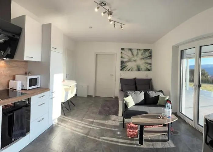 Cozy Hilltop Stay In Weikersheim