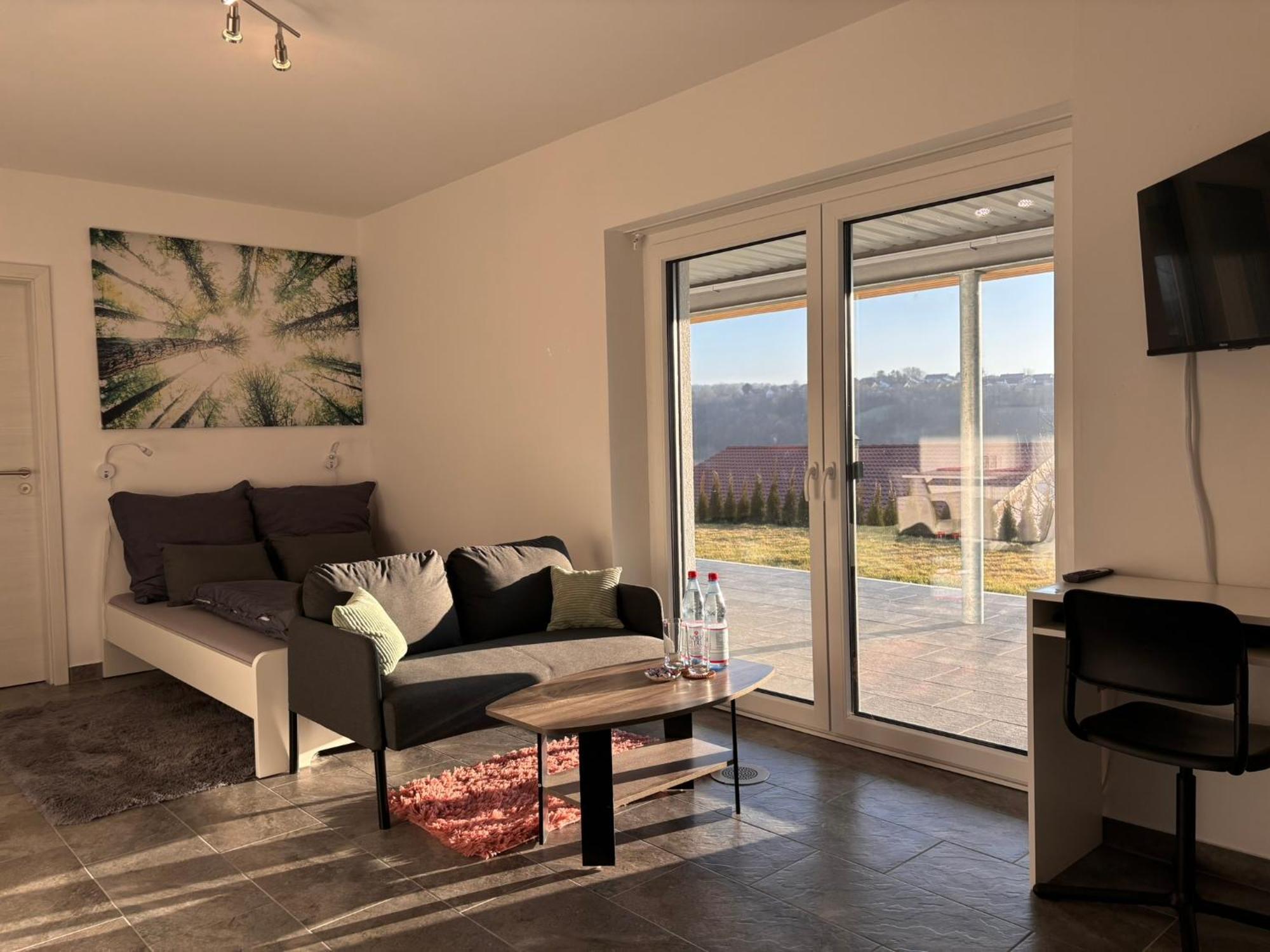 Cozy Hilltop In *