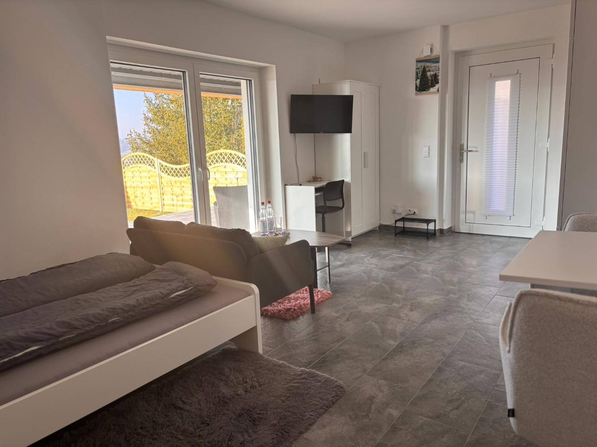Cozy Hilltop In Apartment